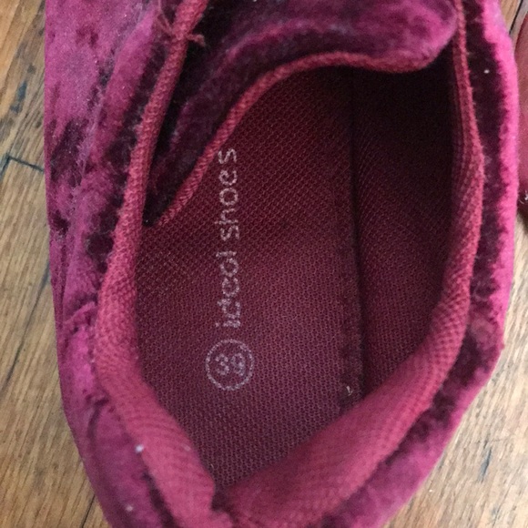 Ideal Shoes Velvet Platform Sneakers - Picture 4 of 4